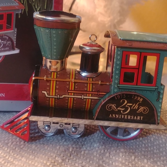 1998 Hallmark Tin Locomotive Anniversary Edition - Picture 4 of 5